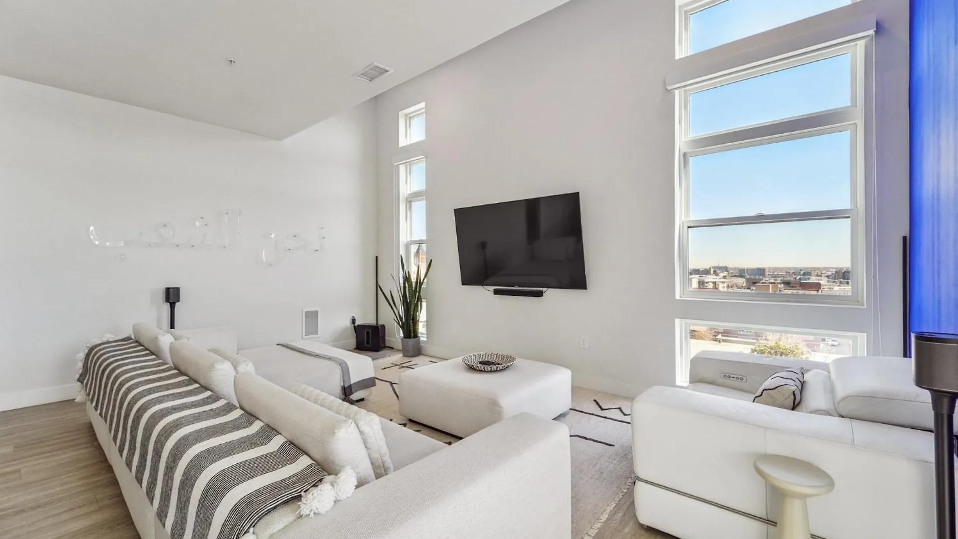 The Penthouse | Espadin Lohi Denver 0*,