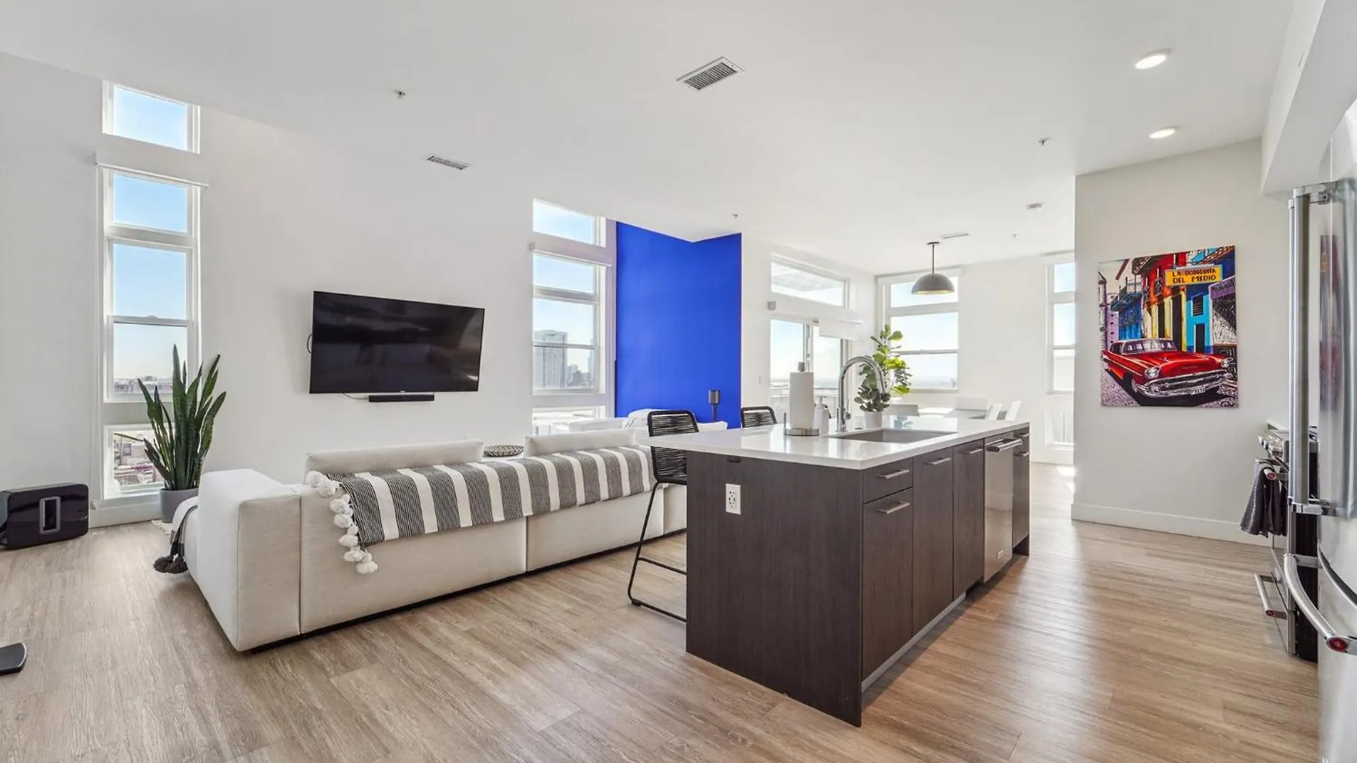 The Penthouse | Espadin Lohi Denver 0*,  United States