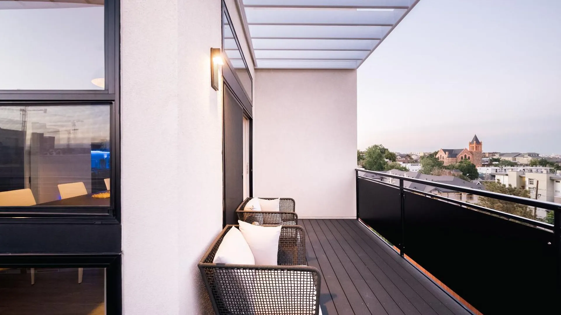 The Penthouse | Espadin Lohi Denver Holiday home